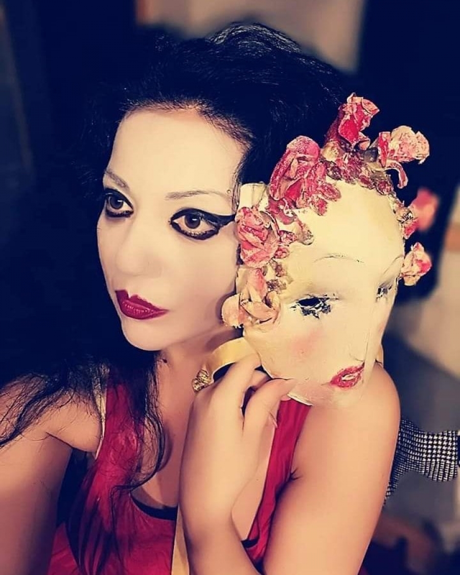 Συνέντευξη με τη σκηνοθέτη Βασιλείου Βάσια  στο θεατρο.gr